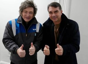Javier-Milei-Flavio-Bolsonaro-Renan-Santos.jpg