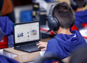 entrega-chromebooks-foto-carlos-poly-19-.jpg