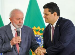 lula-com-davi-alcolumbre-foto-fabio-rodrigues-pozzebom-agencia-brasil-1.jpg