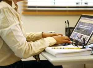 trabalho_mesa.webp.webp